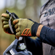 Distrbución de guantes de ciclismo Five Gloves